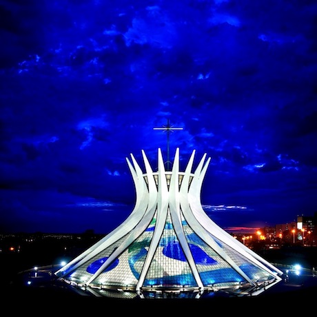 BMVR : Les vitraux de Marianne Peretti