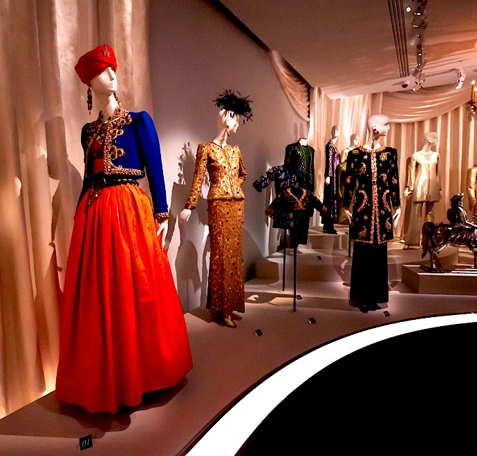 Exposition Yves Saint Laurent au Musée Asiatique