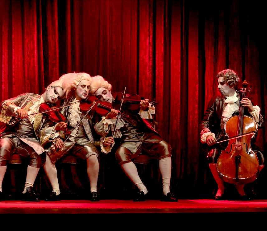 « C’est pas classique » la dernière à Acropolis!